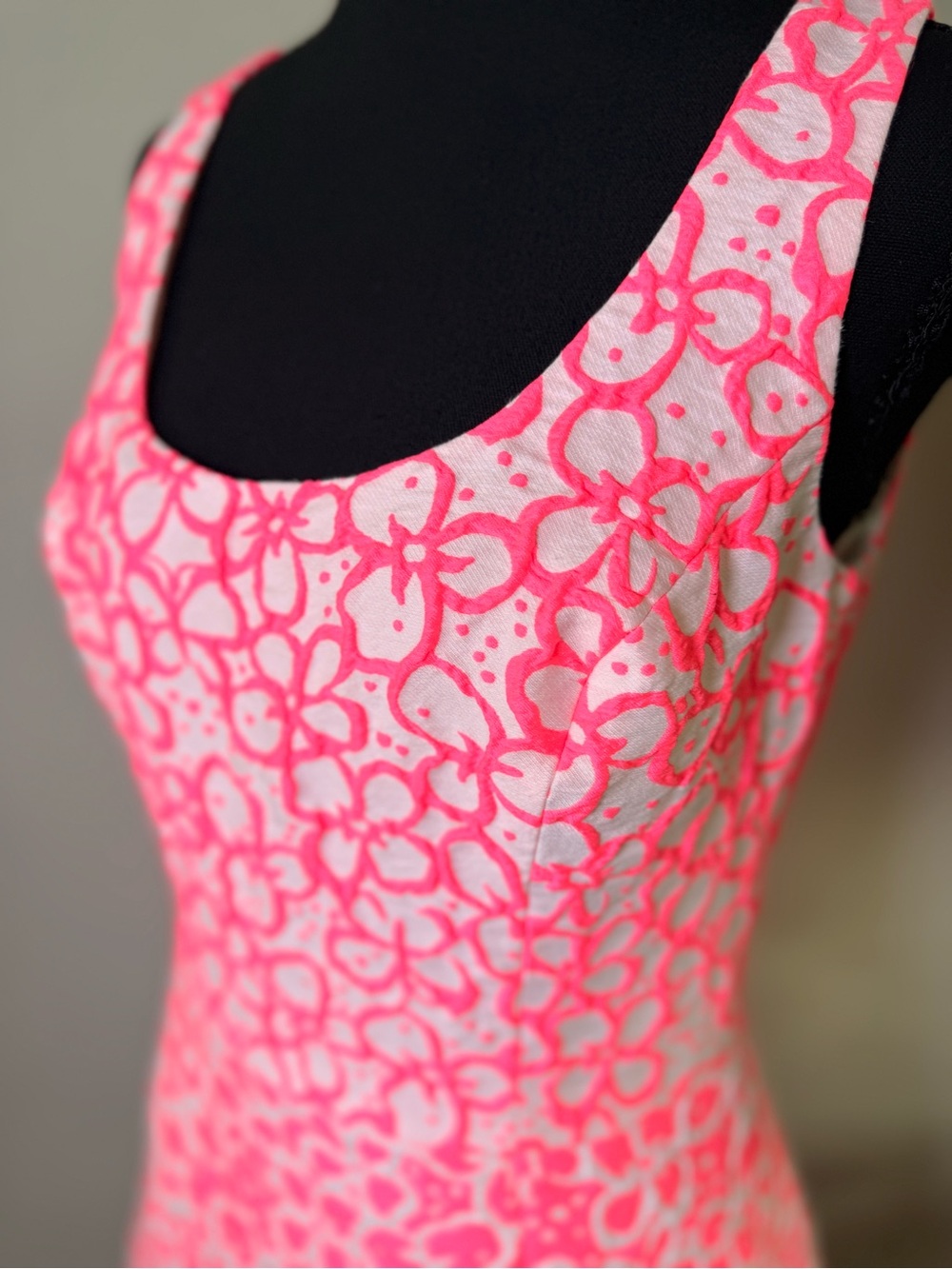 Lilly Pulitzer Neon Pink White Floral Embroidered Sleeveless Shift Dress Size 6 - Picture 5 of 12